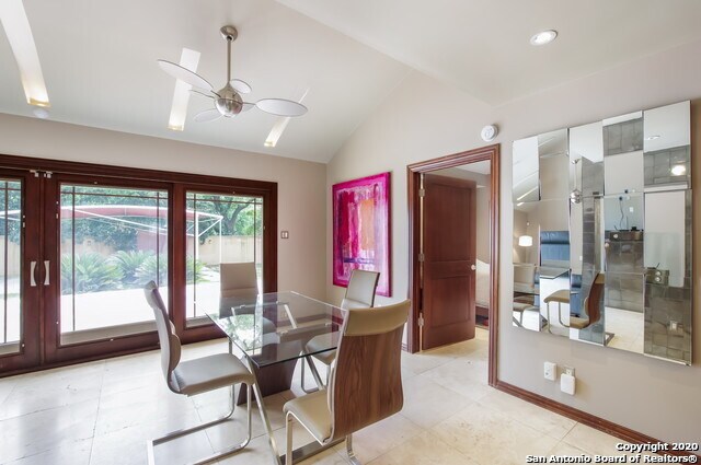 Foto del edificio - 400 Meadowbrook Dr