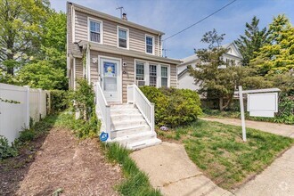 Building Photo - 1262 Webster St
