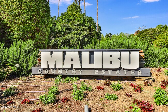 Building Photo - 3824 Malibu Country Dr