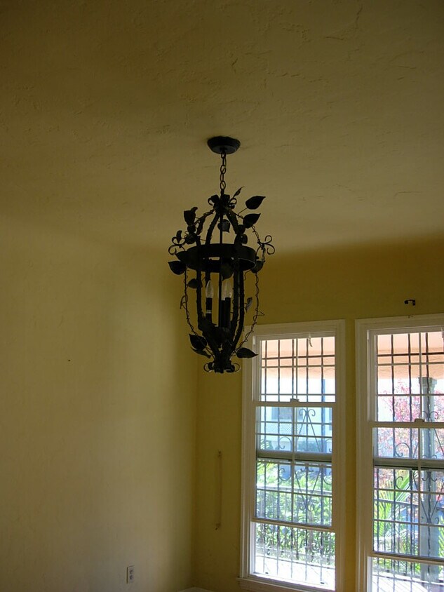 Foto principal - 6089 Cashio St