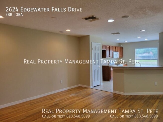 Building Photo - 2624 Edgewater Falls Dr