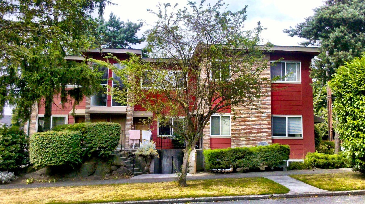 Foto principal - 5502 15th Ave NE