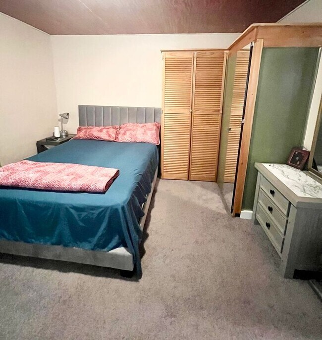 Foto del edificio - 1523A River St, A