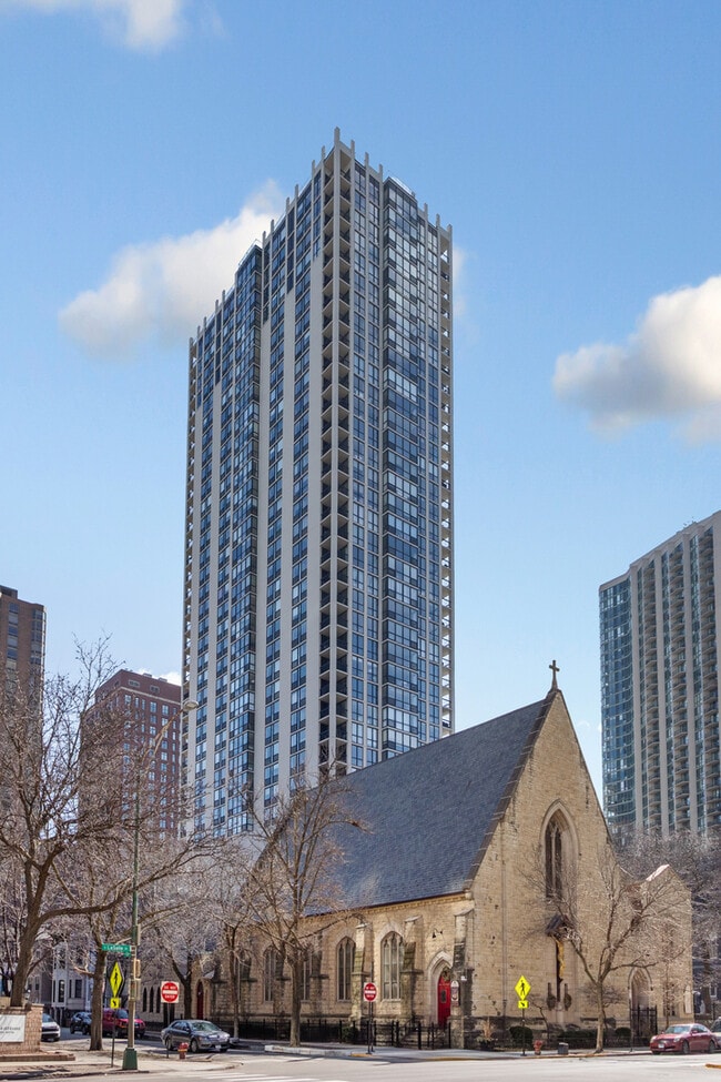 Building Photo - 1122 N Clark St