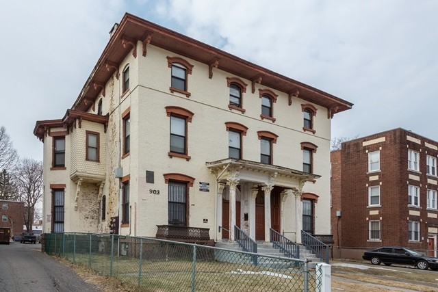 Building Photo - 903-905 Asylum Ave