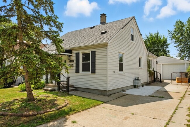 Building Photo - 23147 Vance Ave