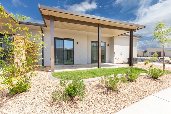 Foto del edificio - 2823 E Snowberry Dr