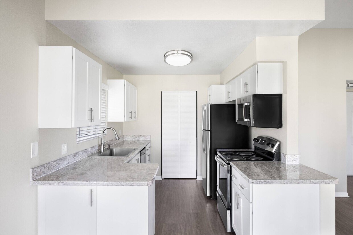 Pinebrook Pointe Apartments 3495 N Pinewalk Dr Margate, FL