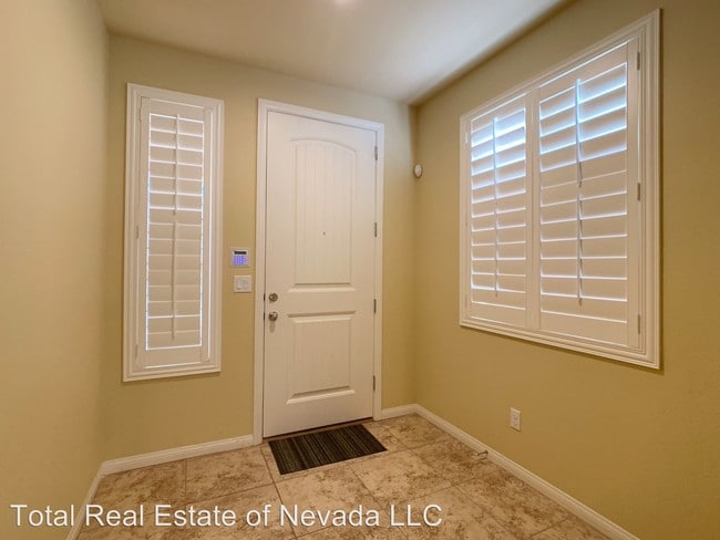 Building Photo - 4 br, 2.5 bath House - 8139 S Sorrel St