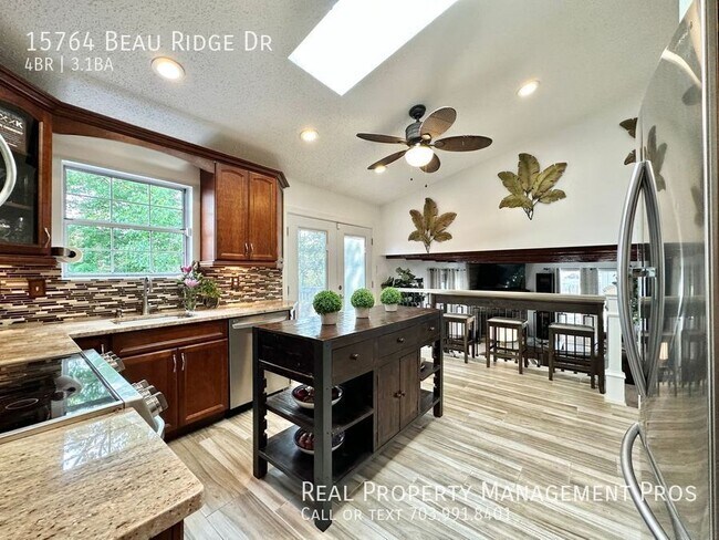 Foto del edificio - 15764 Beau Ridge Dr