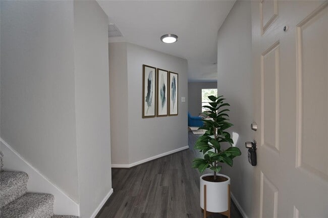 Building Photo - 2113 Whittier Dr