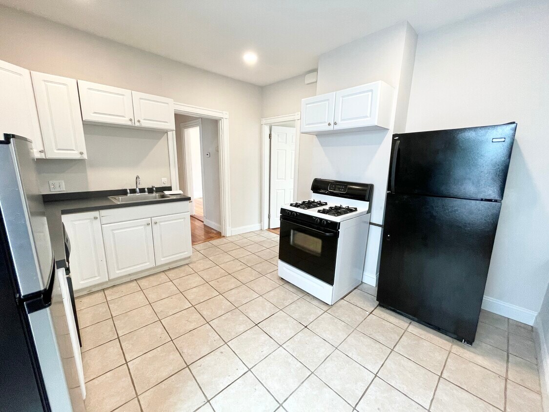 Foto principal - 276 E Cottage St