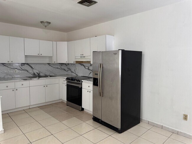Foto del edificio - 720 NE 131st St