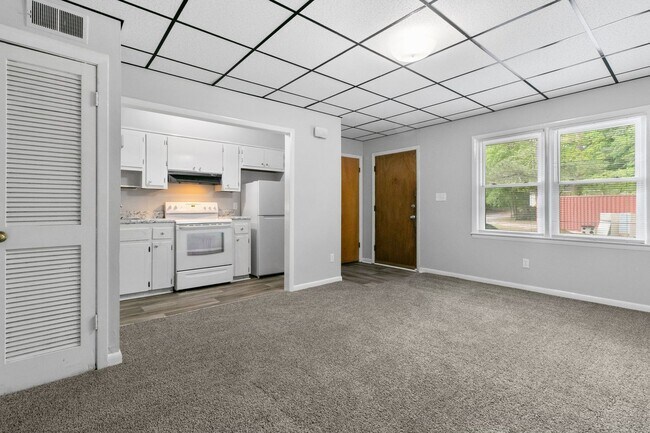 Foto del edificio - 210 Colonial Dr