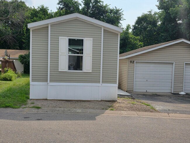 Building Photo - 92 Thomas Ln