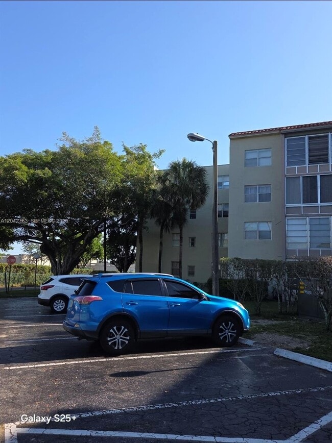 Building Photo - 1800 SW 81st Ave