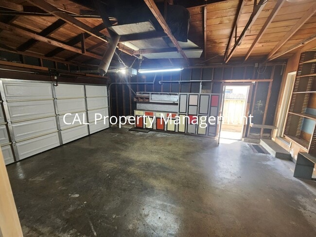 Foto del edificio - 430 E Laurel Dr