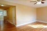 Foto principal - 8715 Plymouth St