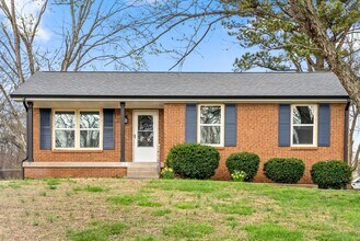 Building Photo - 2214 Glory Dr