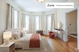 Building Photo - Private bedroom in 4 bed/1.5 bath Home