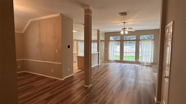 Foto del edificio - 3727 Parkshire Dr