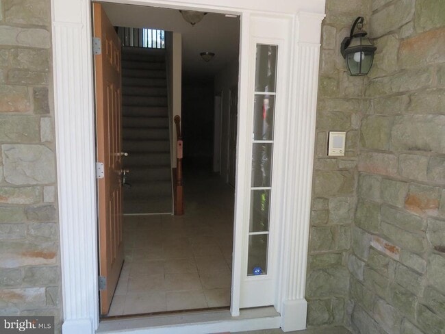 Building Photo - 3700 Bedford Dr