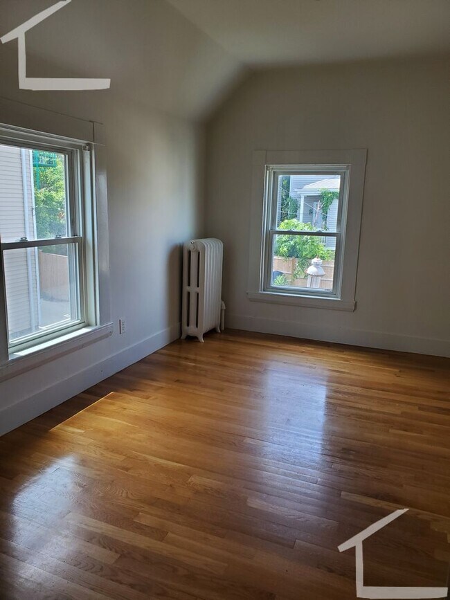 Building Photo - 27 Winship St