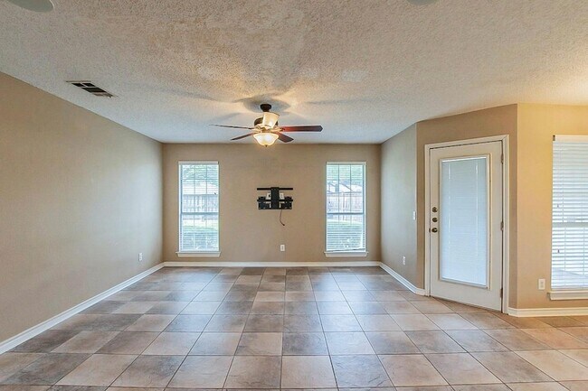 Foto del edificio - 4415 Haverhill Ln