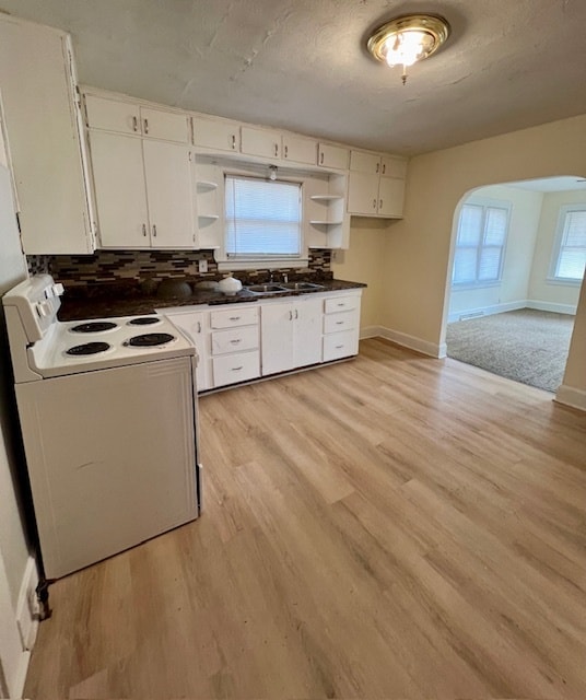 Kitchen - 1325 W Elm St