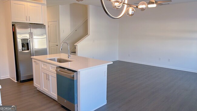 Building Photo - 31 Sandstone Dr