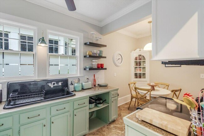 Foto del edificio - 4041 Pine Hill Dr