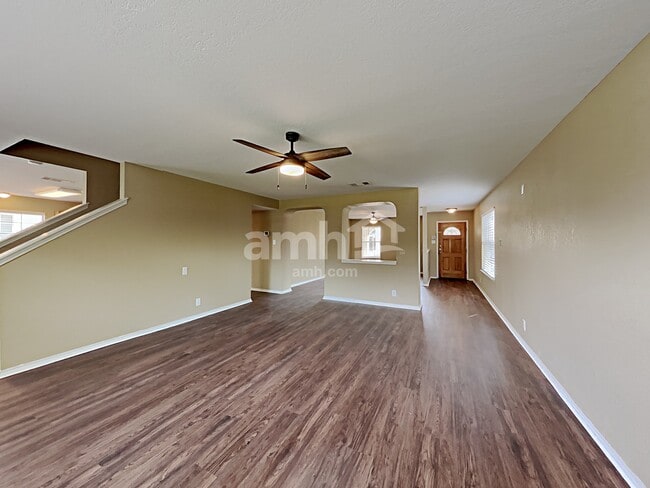 Foto del edificio - 1303 Range Fld