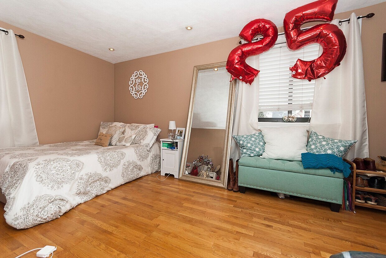 Building Photo - Allston 1 Bed 1 Bath