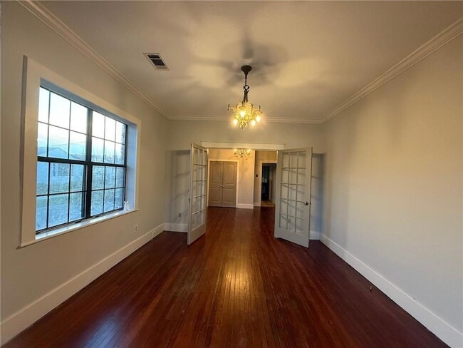 Foto del edificio - 2500 Monroe St