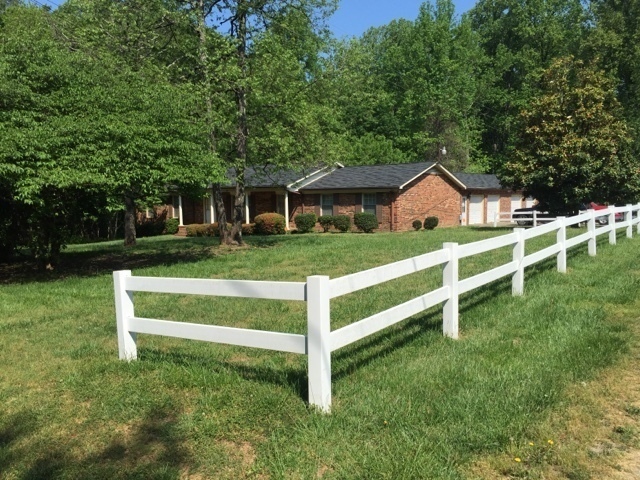 Primary Photo - Spacious brick ranch with 4 Car Garage