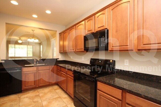 Building Photo - 4458 E Melrose St