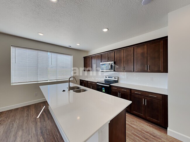 Foto del edificio - 4328 N Poplar Street