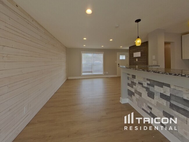 Building Photo - 1208 Atoka Dr