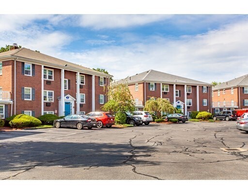 Building Photo - 10 Sinai Cir