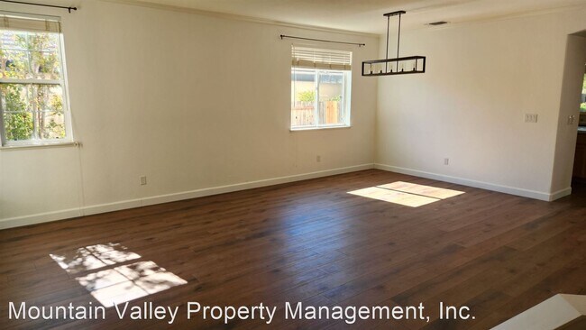 Foto del edificio - 3 br, 2.5 bath House - 3326 Corinthian Lane