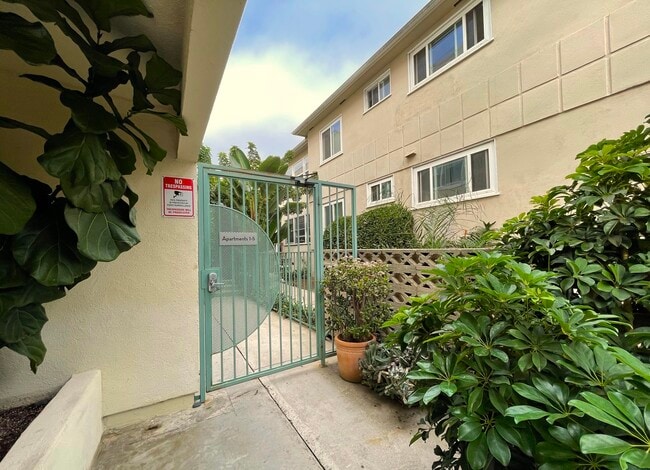 Coded entry - 11937 Gorham Ave