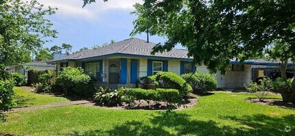 Building Photo - 6002 Doulton Dr