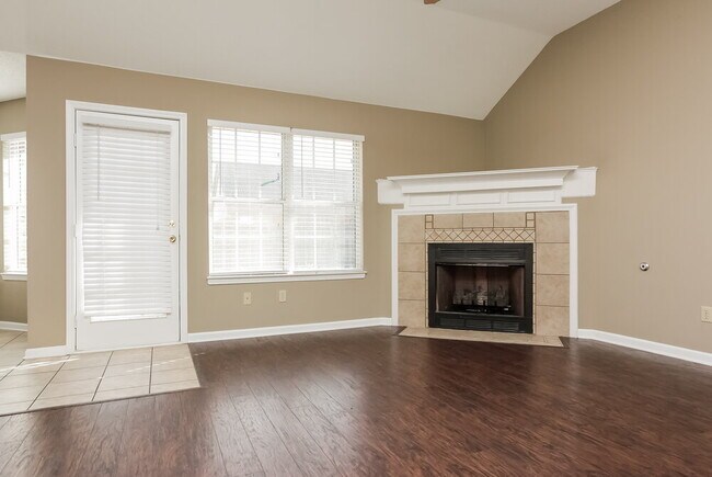 Foto del edificio - 7470 Jennifer Dr