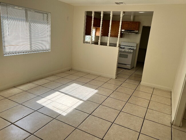 Foto del edificio - 293 N Hill Ave