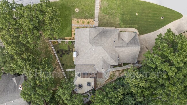 Foto del edificio - 1220 Renaissance Dr