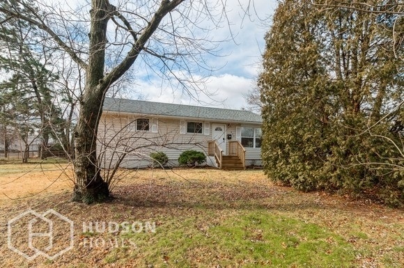 Primary Photo - 406 Veterans Dr