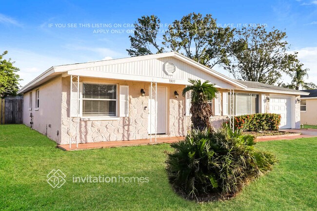 Foto del edificio - 3309 Seffner Dr