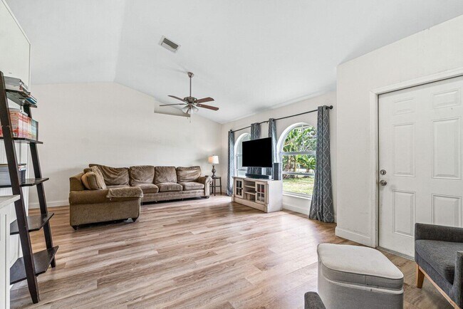 Foto del edificio - 15439 63rd Pl N