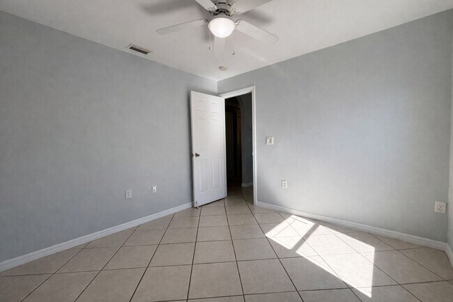 Foto del edificio - 3216 SW 7th Pl