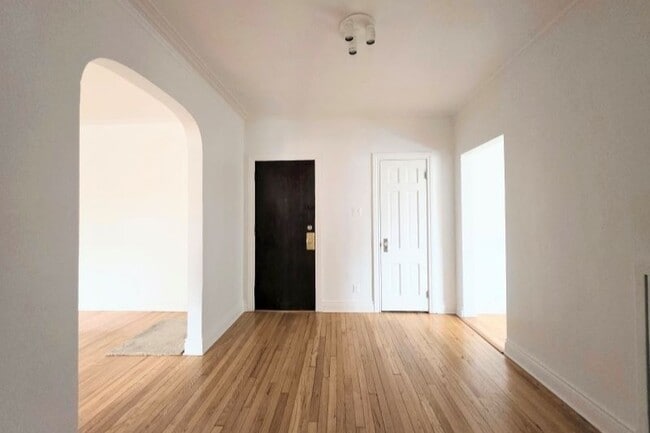 Building Photo - 2 Rue Ellerdale
